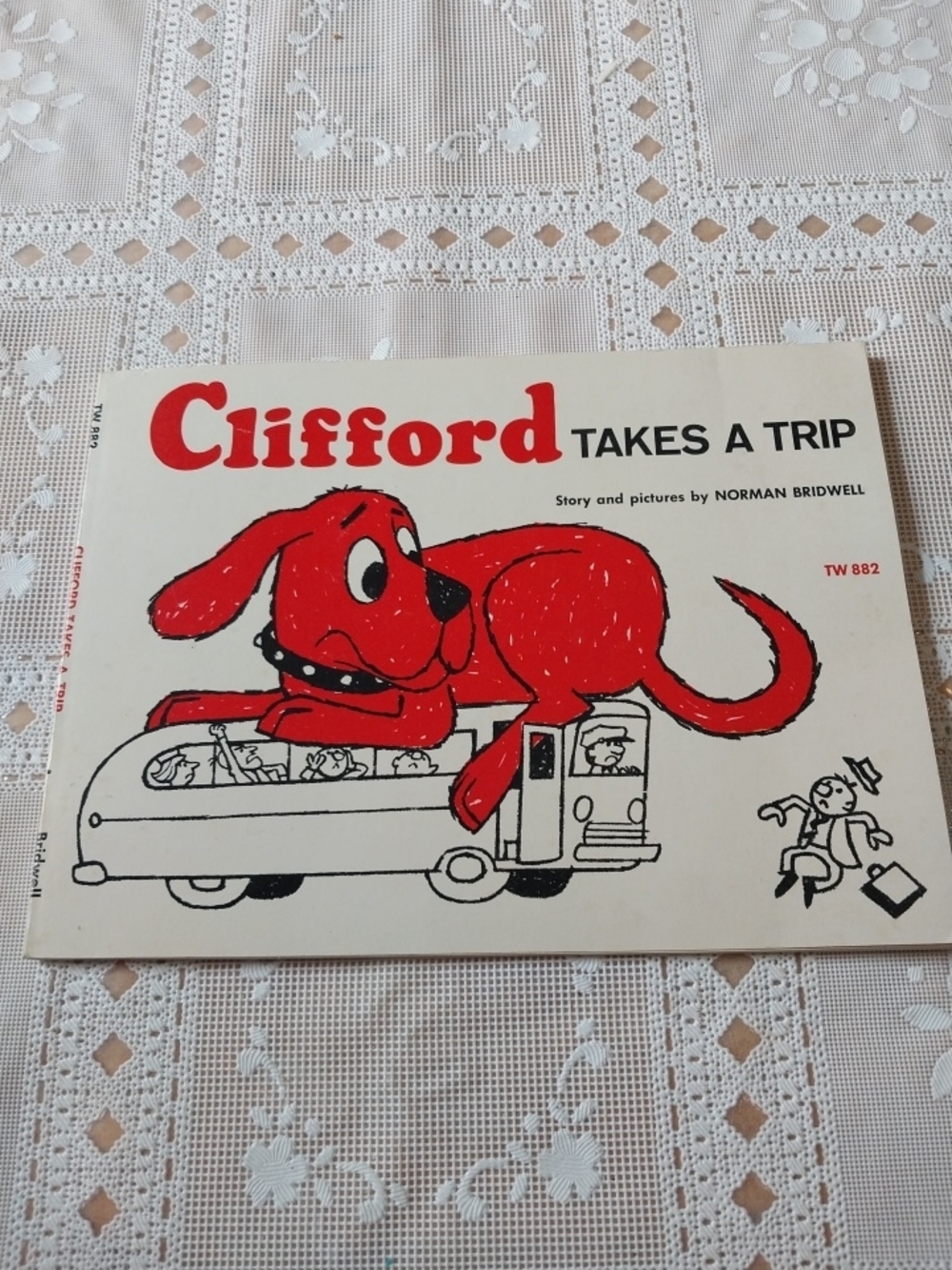 Vtg Clifford Takes A Trip Norman Bridwell Scholastic Kids Picture Book Softcover